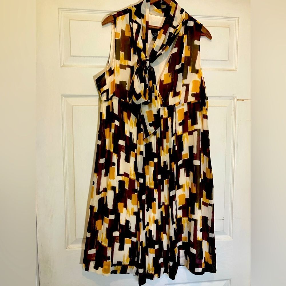New York & Company, mini dress, tie detail at neck, excellent condition, size 14